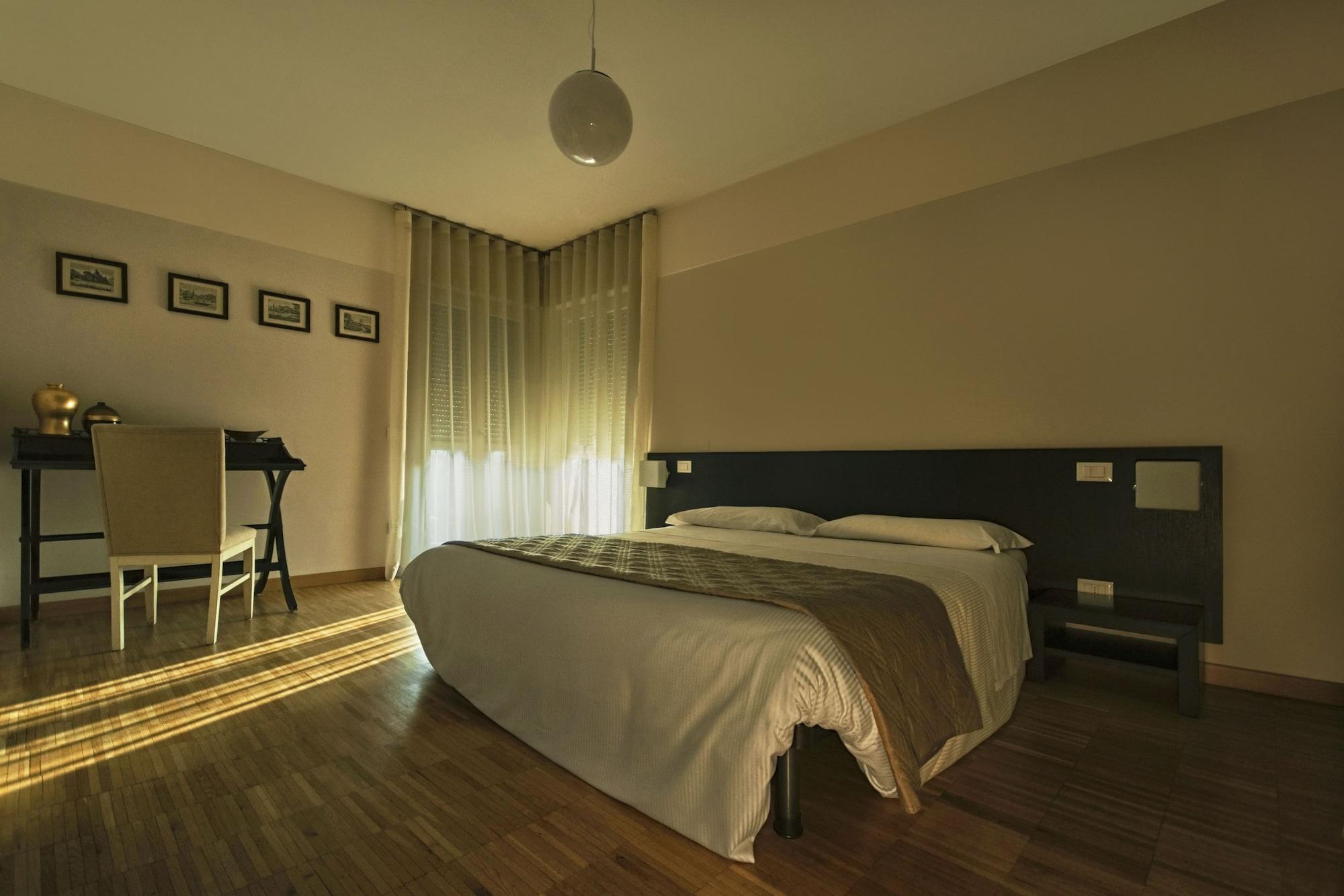 Vialeromadodici Rooms & Apartments Lazise Exterior photo