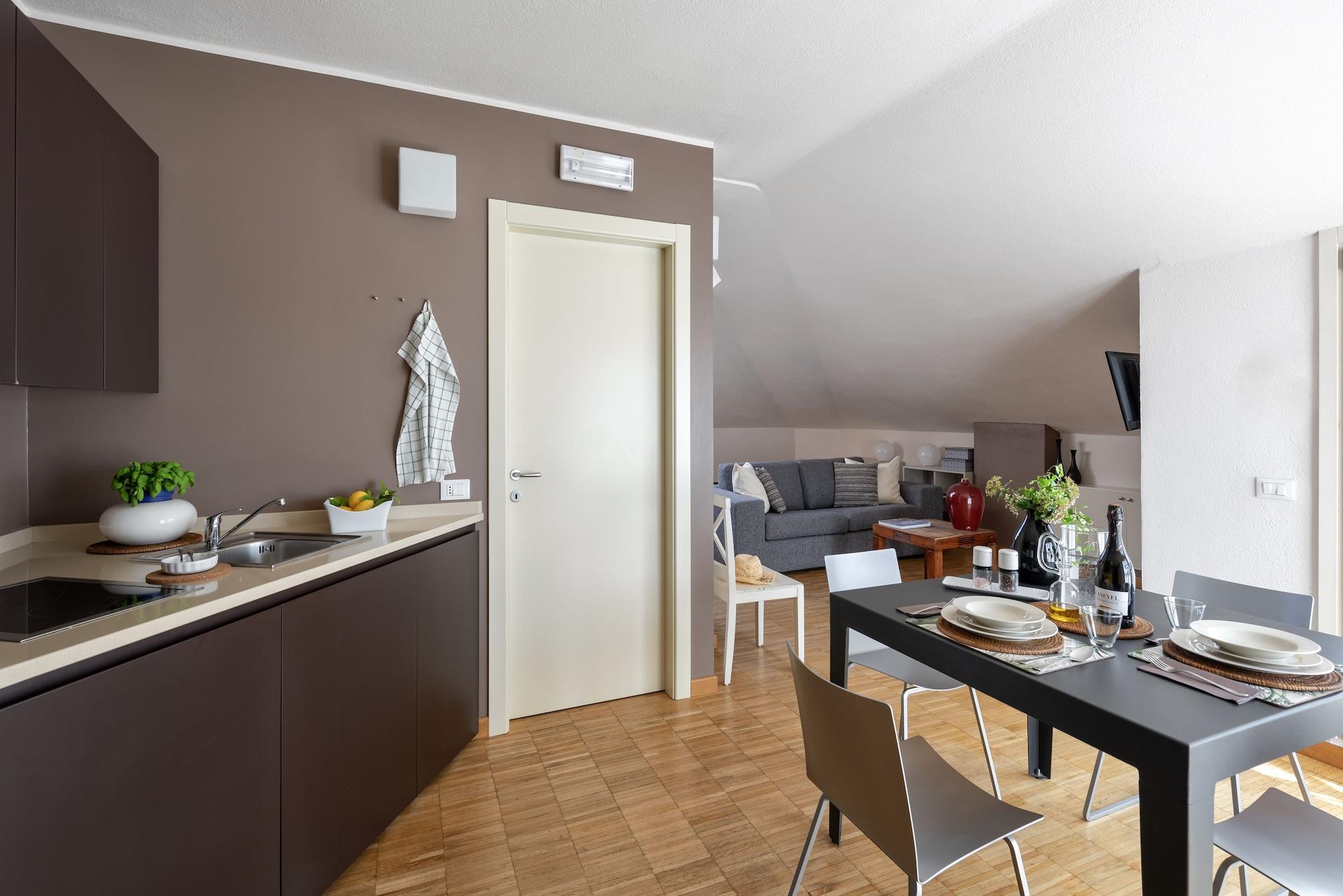 Vialeromadodici Rooms & Apartments Lazise Exterior photo