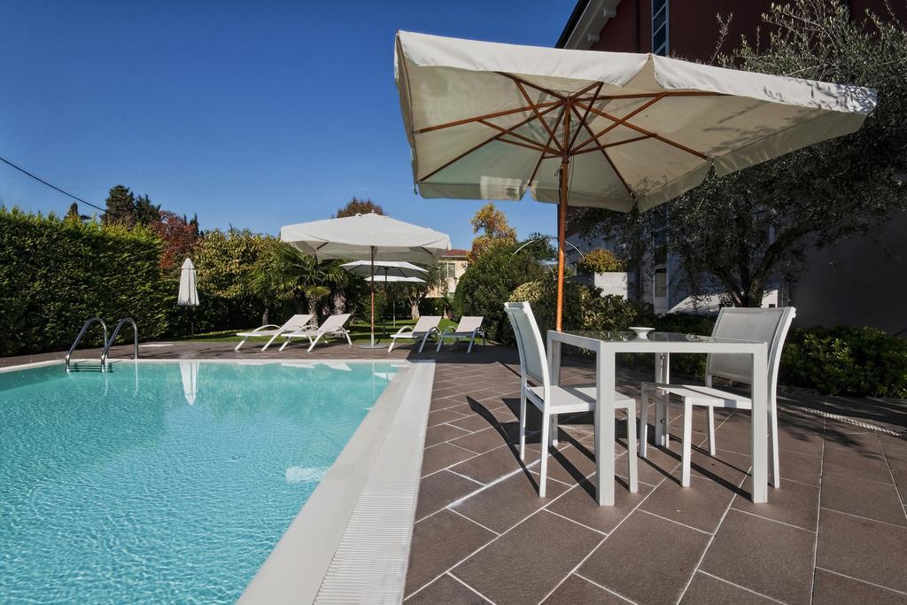 Vialeromadodici Rooms & Apartments Lazise Exterior photo