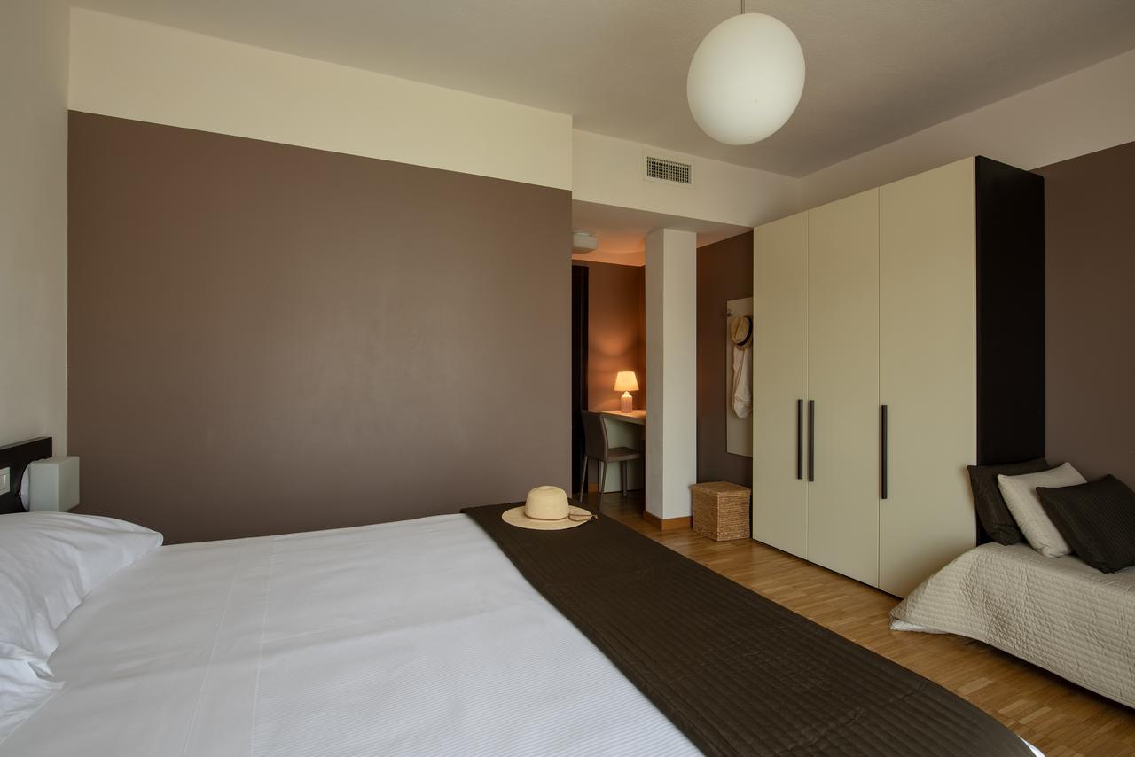 Vialeromadodici Rooms & Apartments Lazise Exterior photo