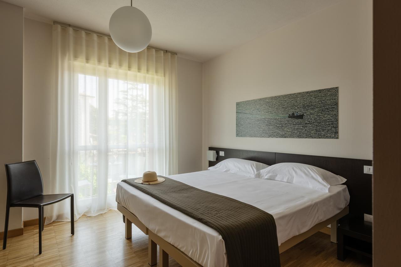 Vialeromadodici Rooms & Apartments Lazise Exterior photo