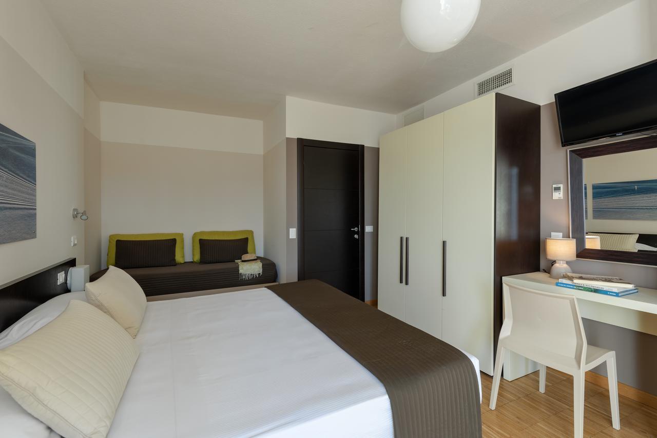 Vialeromadodici Rooms & Apartments Lazise Exterior photo