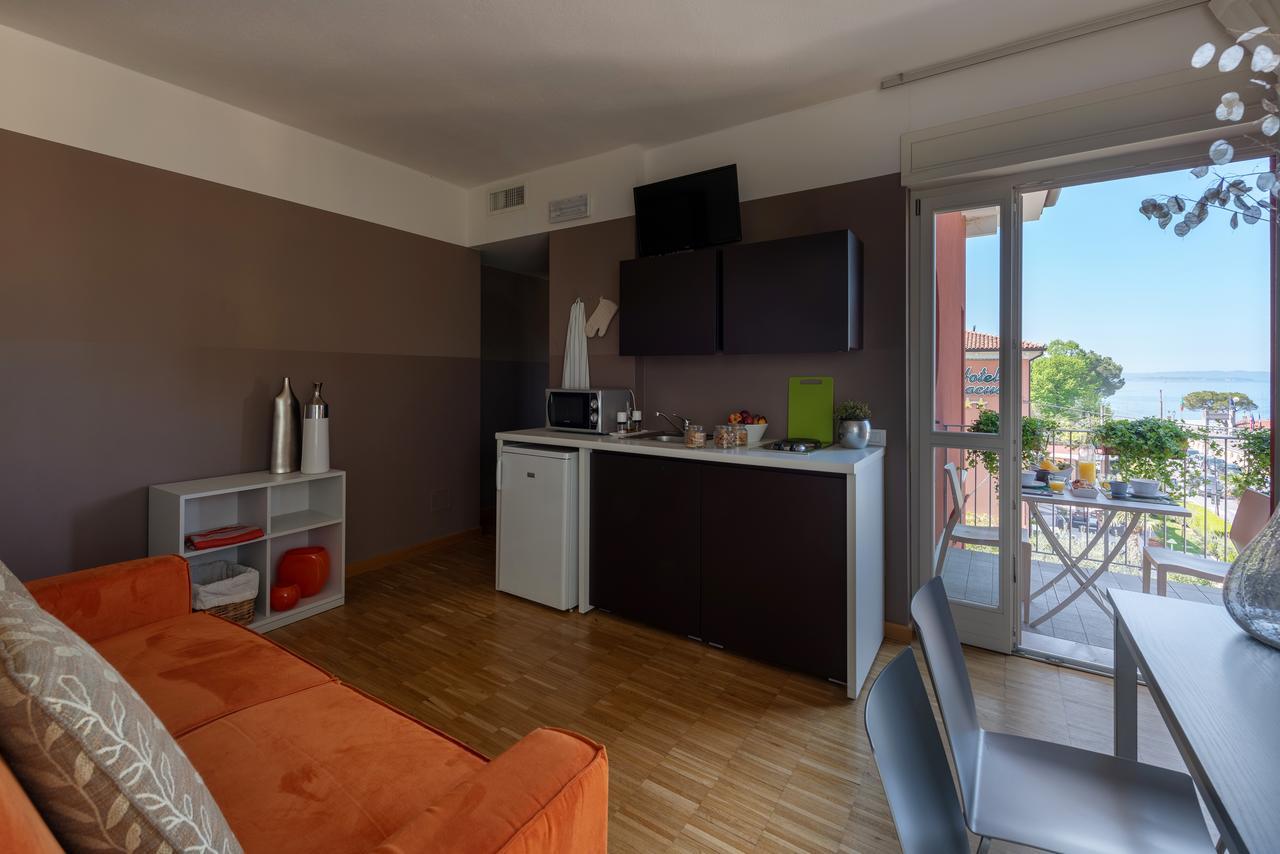 Vialeromadodici Rooms & Apartments Lazise Exterior photo