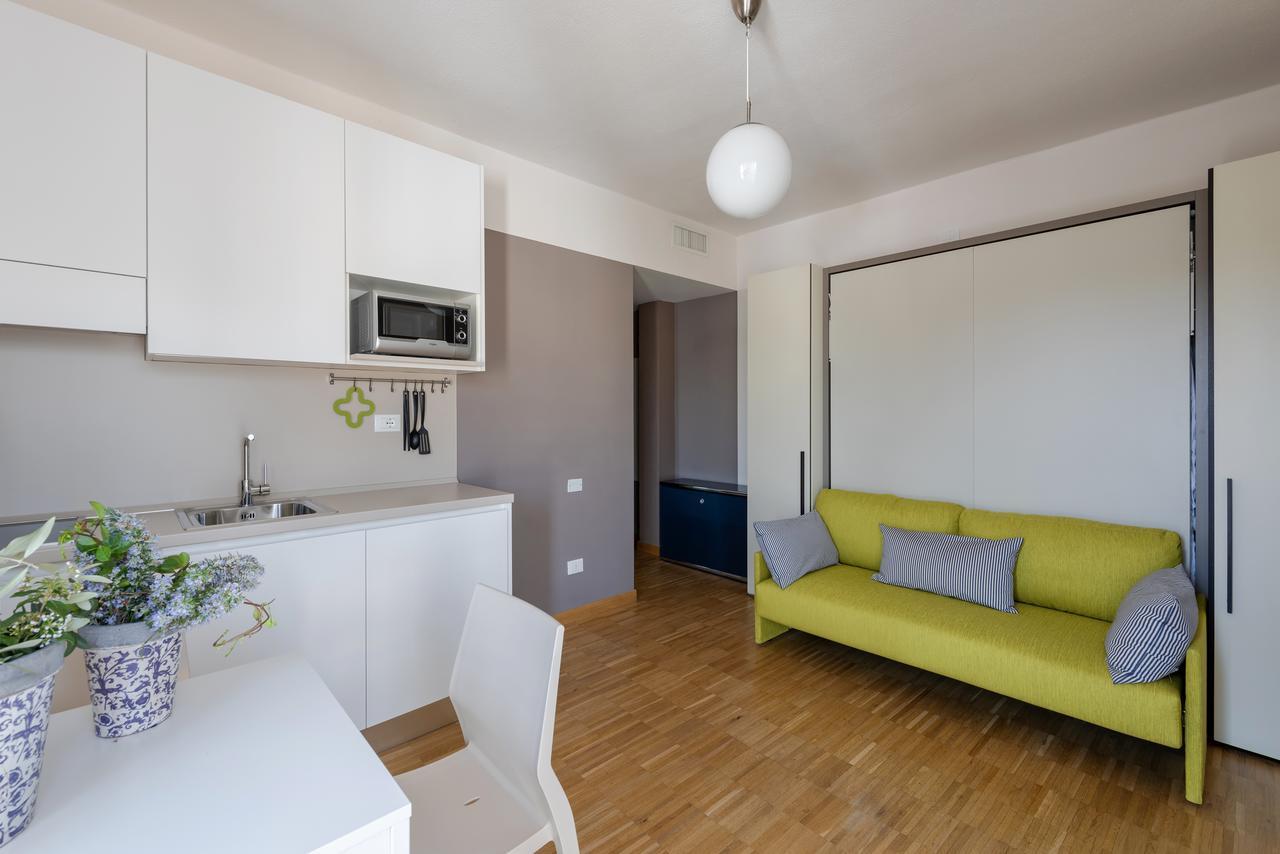Vialeromadodici Rooms & Apartments Lazise Exterior photo