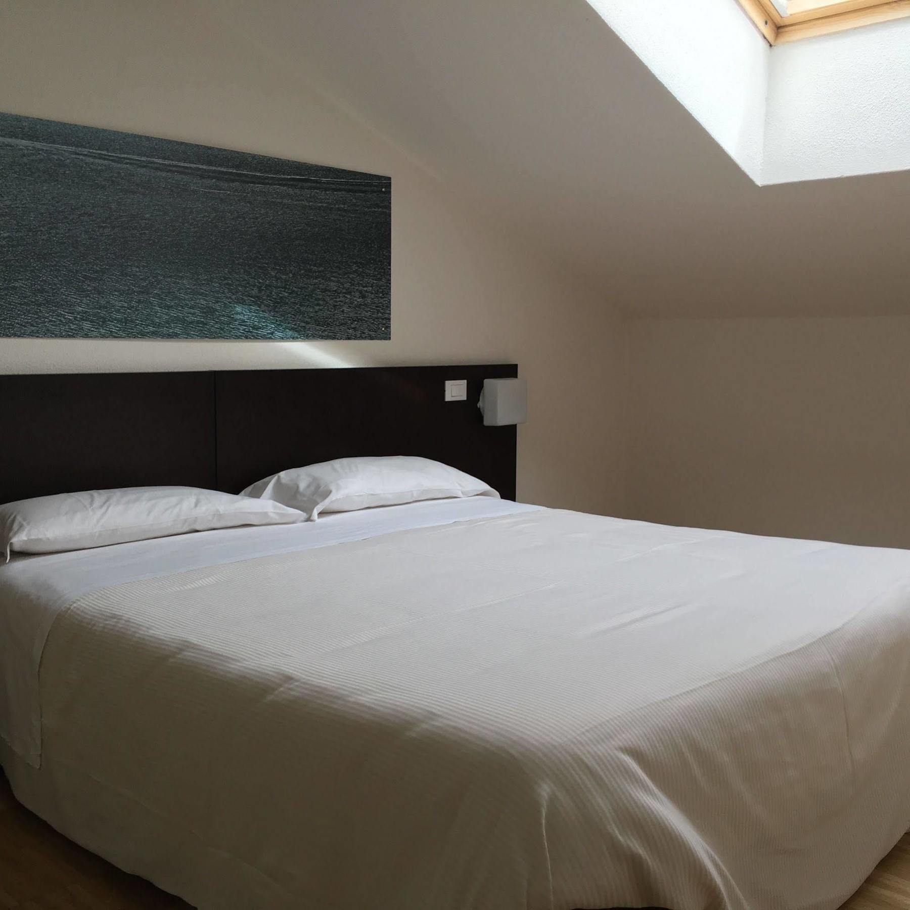 Vialeromadodici Rooms & Apartments Lazise Exterior photo