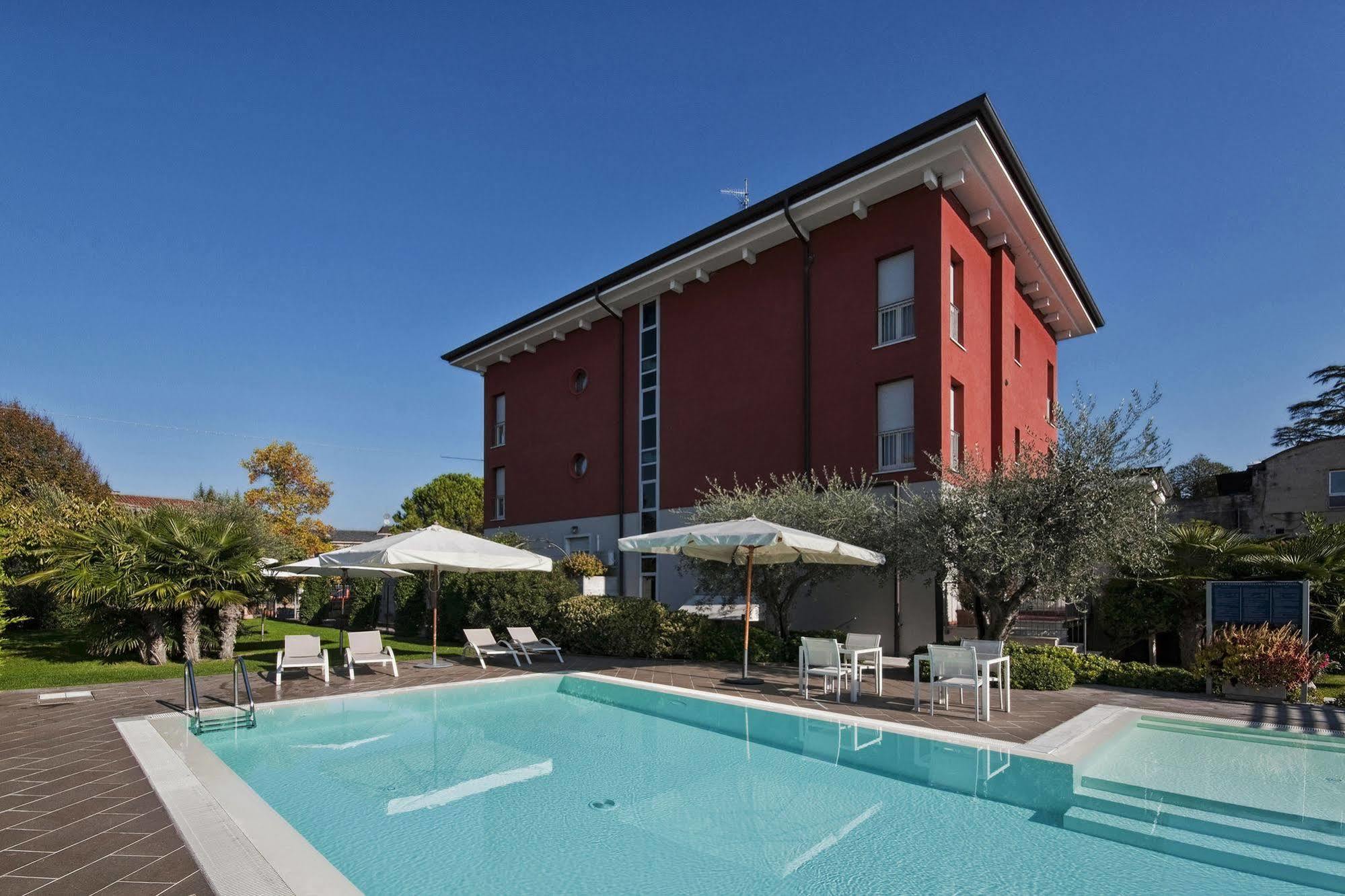 Vialeromadodici Rooms & Apartments Lazise Exterior photo