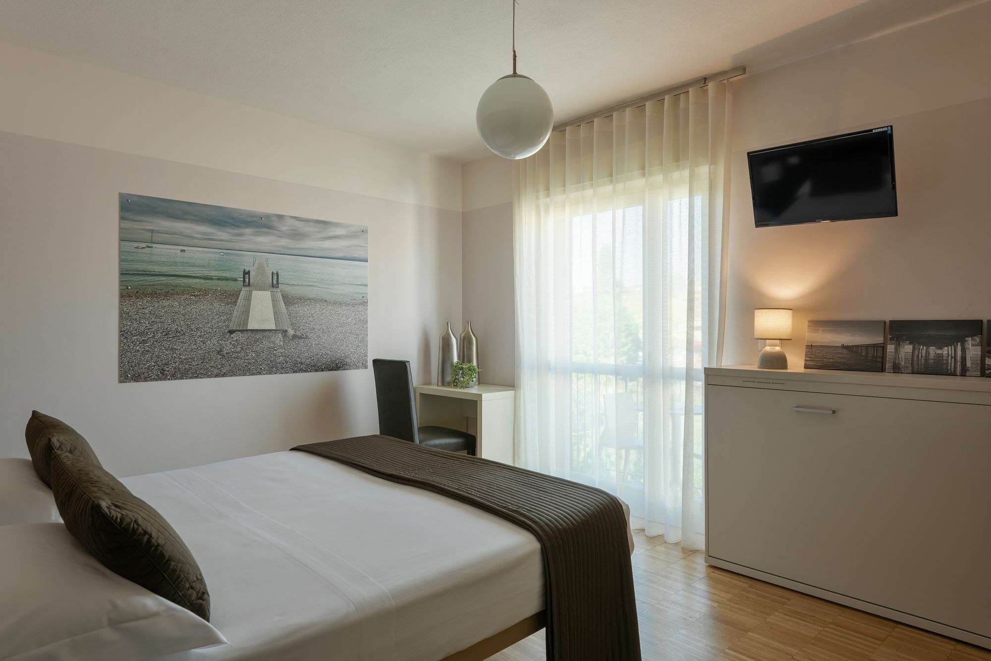 Vialeromadodici Rooms & Apartments Lazise Exterior photo