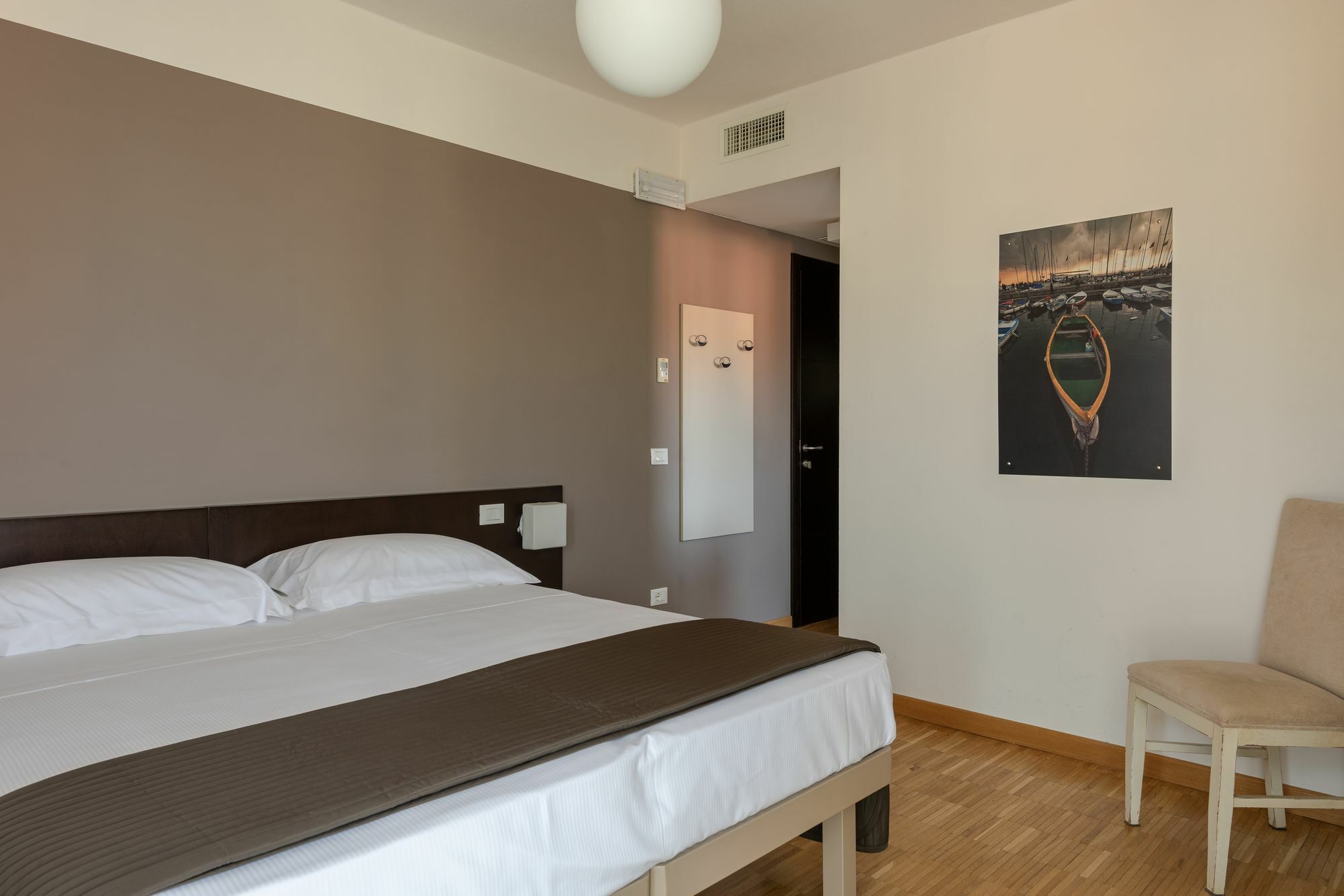 Vialeromadodici Rooms & Apartments Lazise Exterior photo