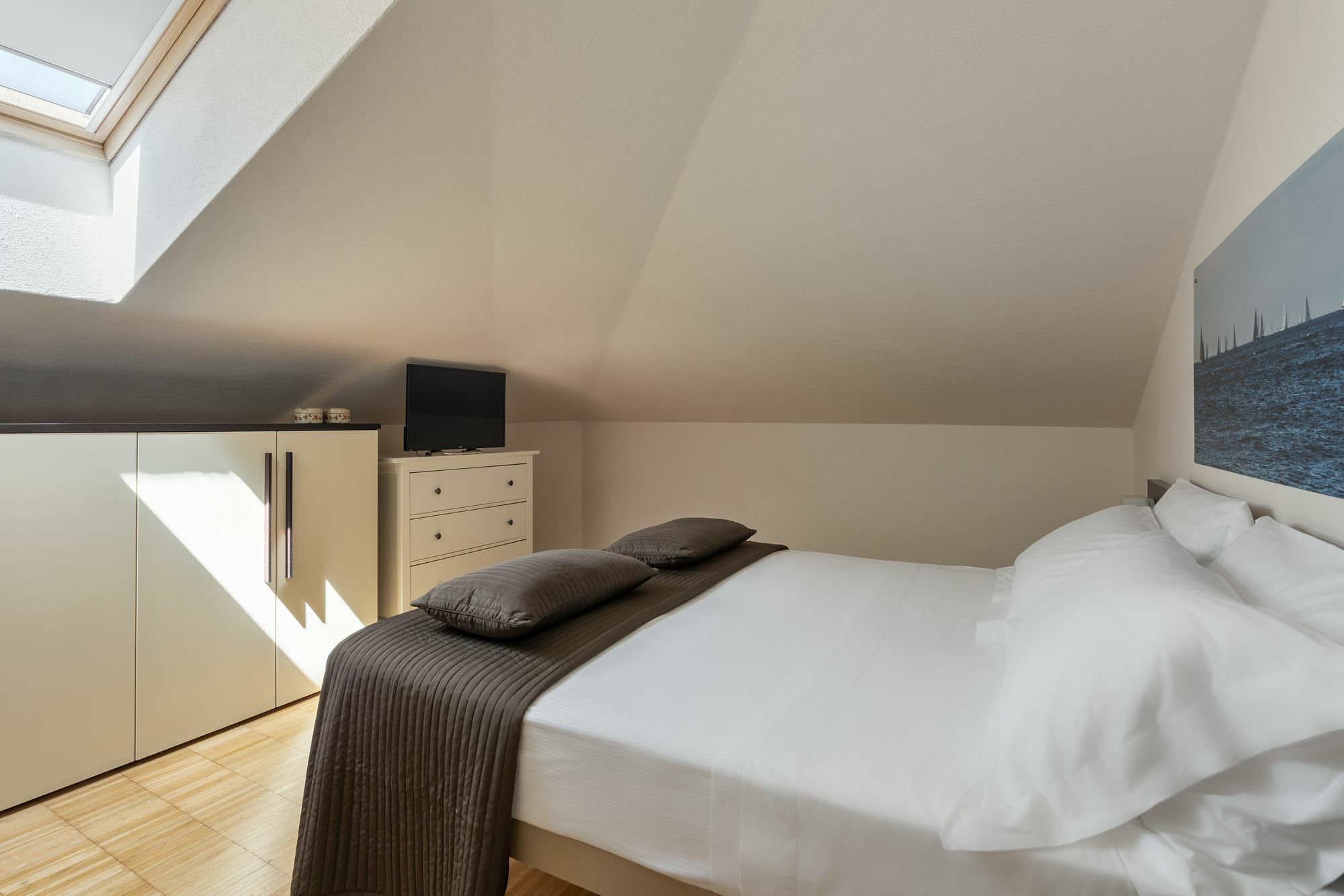 Vialeromadodici Rooms & Apartments Lazise Exterior photo